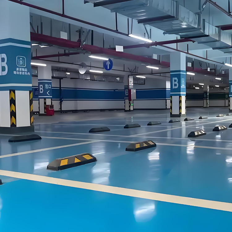 In che modo i rivestimenti epossidici per pavimenti migliorano la durabilità e riducono i costi di manutenzione?